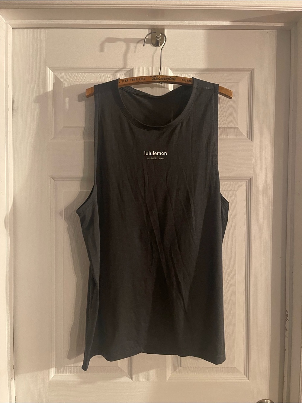lululemon black sleeveless workout tank